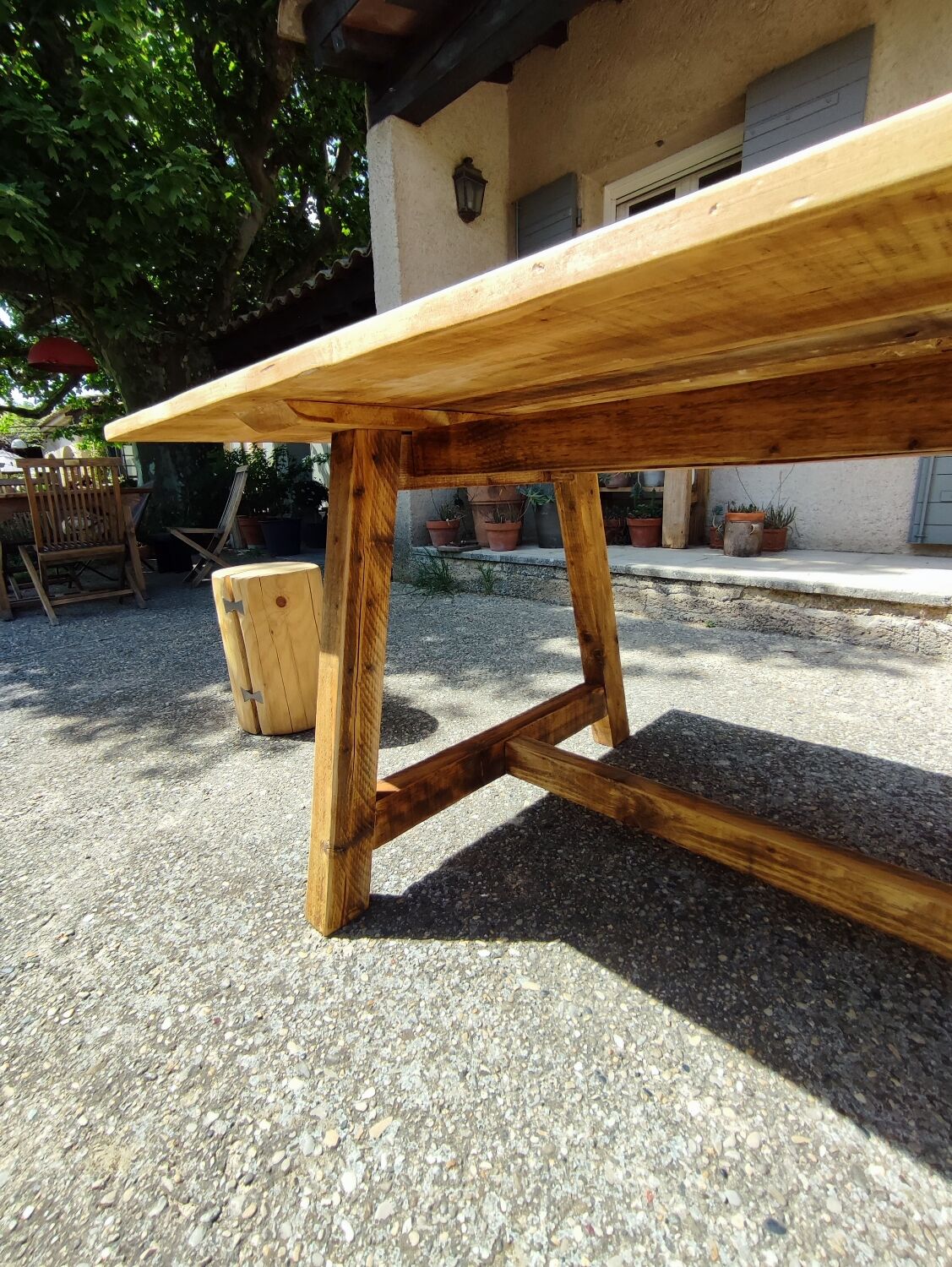 Table en pin massif 10 personnes