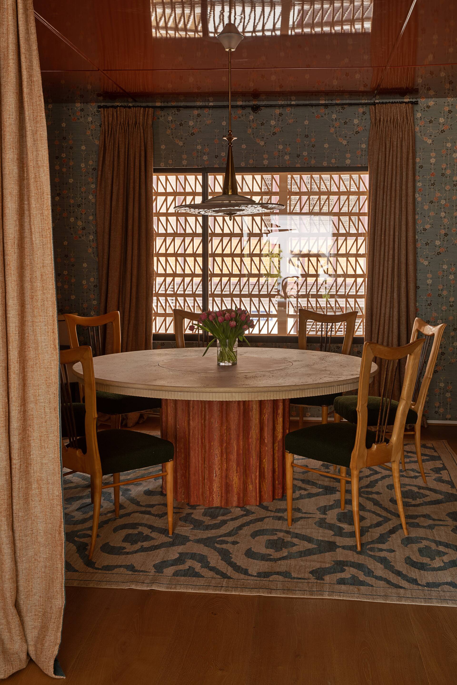 Lazy Susan dining table