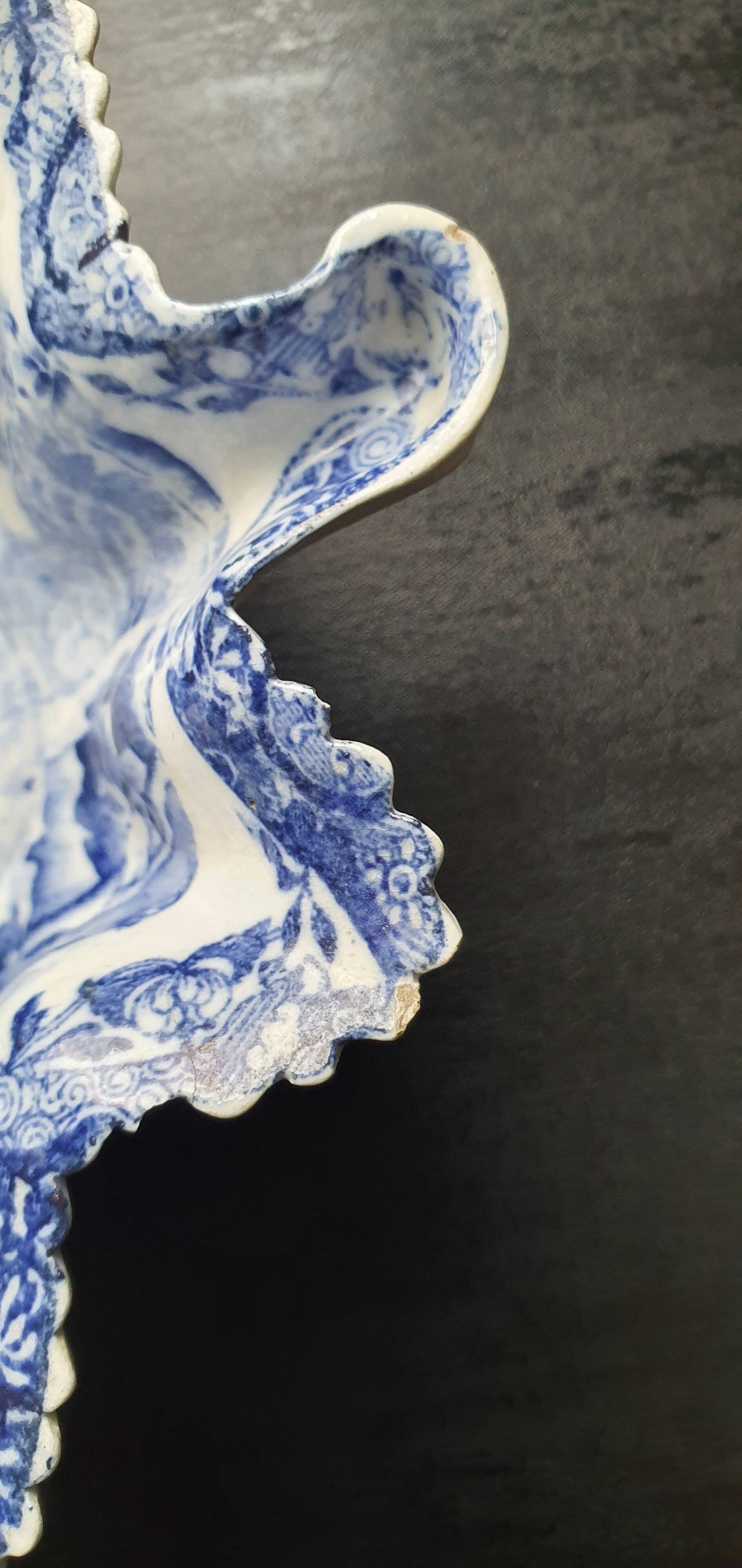 Copeland pickle dish in the shape of a leaf in blue earthenware.