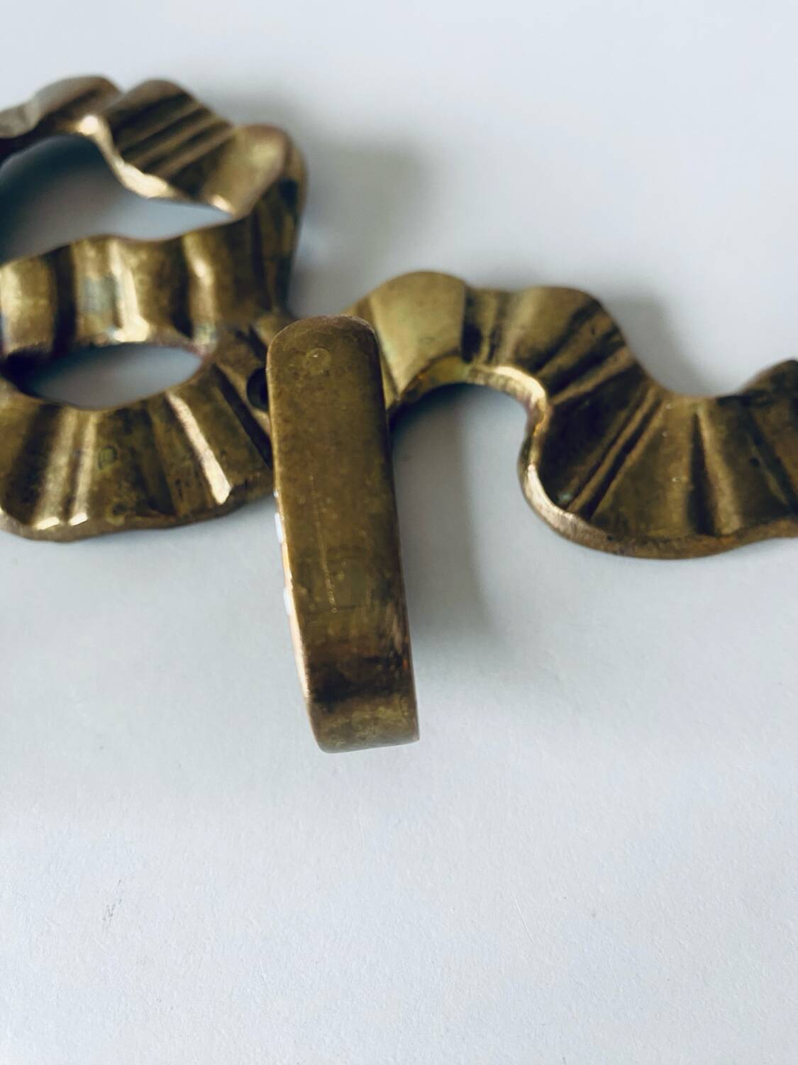 Brass knot wall hook