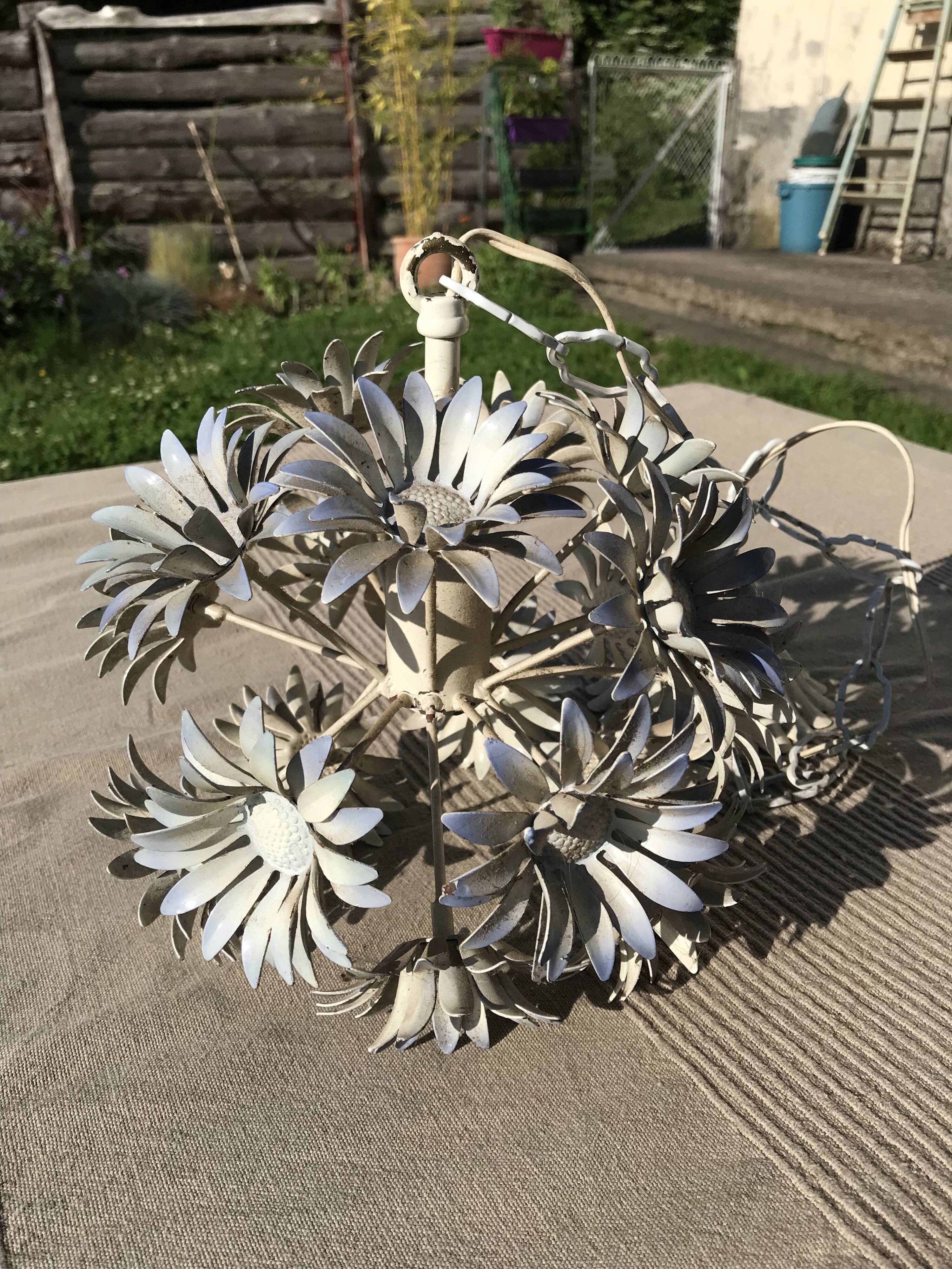 Suspension daisies in metal art deco