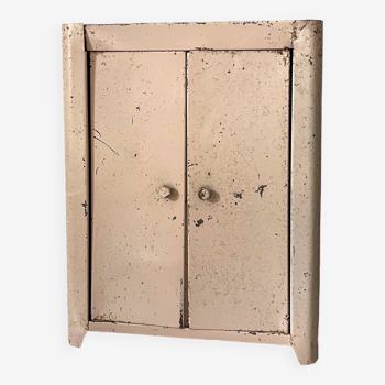 Armoire rose en métal, jouet enfant années 40