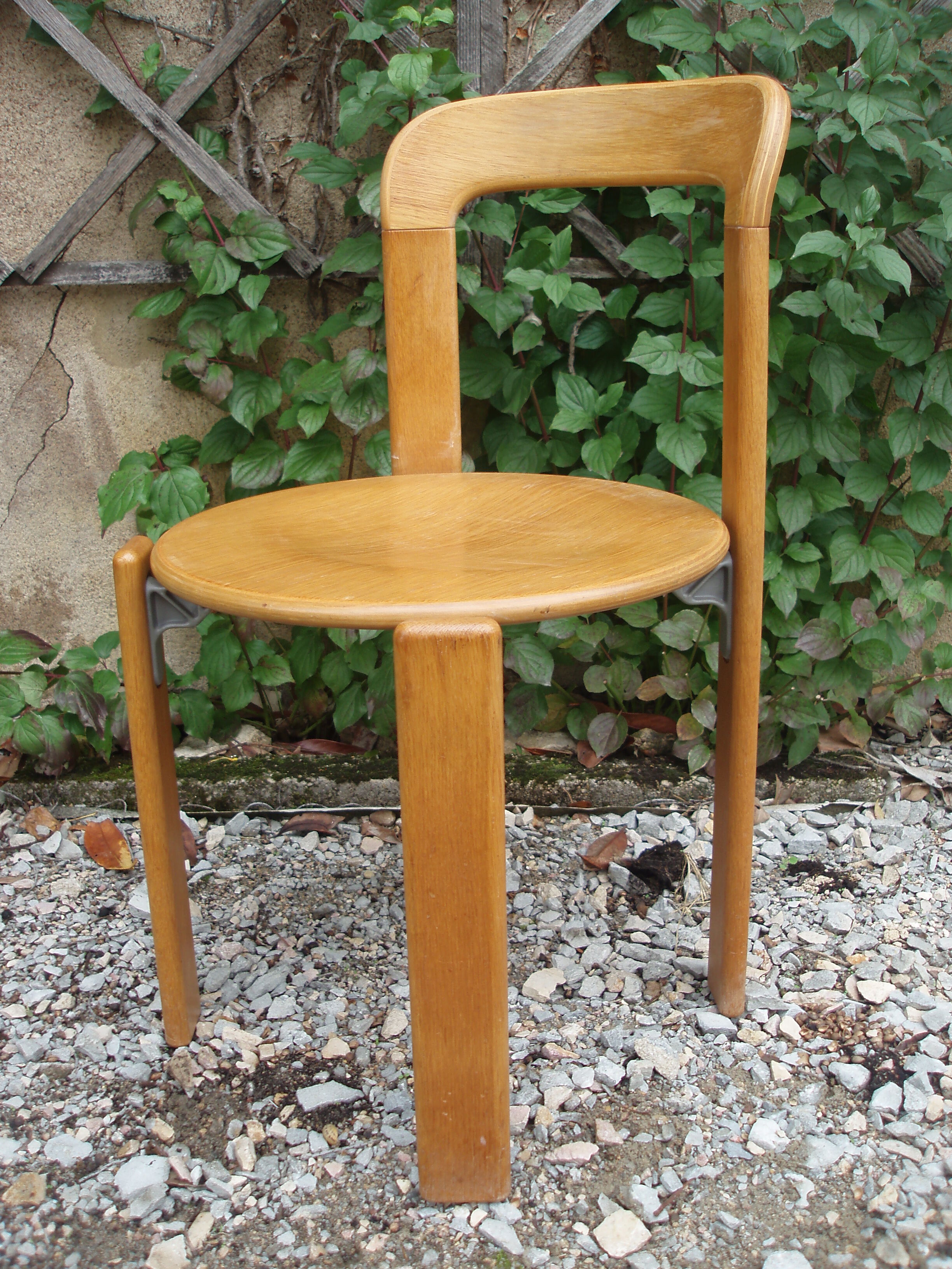 Série de 4 chaises Bruno Rey designer Suisse crée en 1971