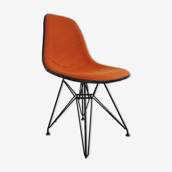 Chair by Charles & Ray Eames, Herman Miller