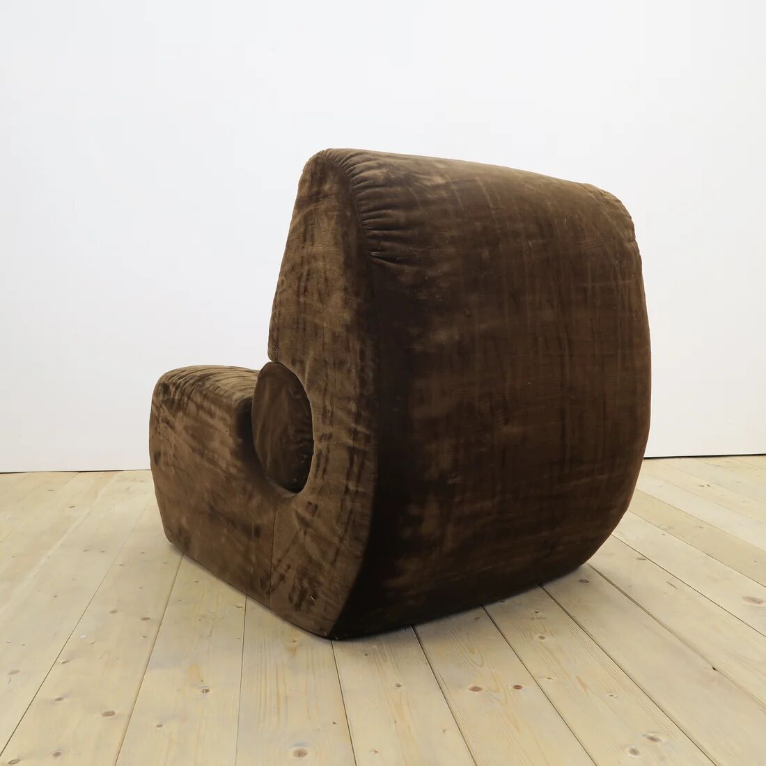 Italian velvet lounge chair, 1970s
