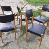 Set of chairs