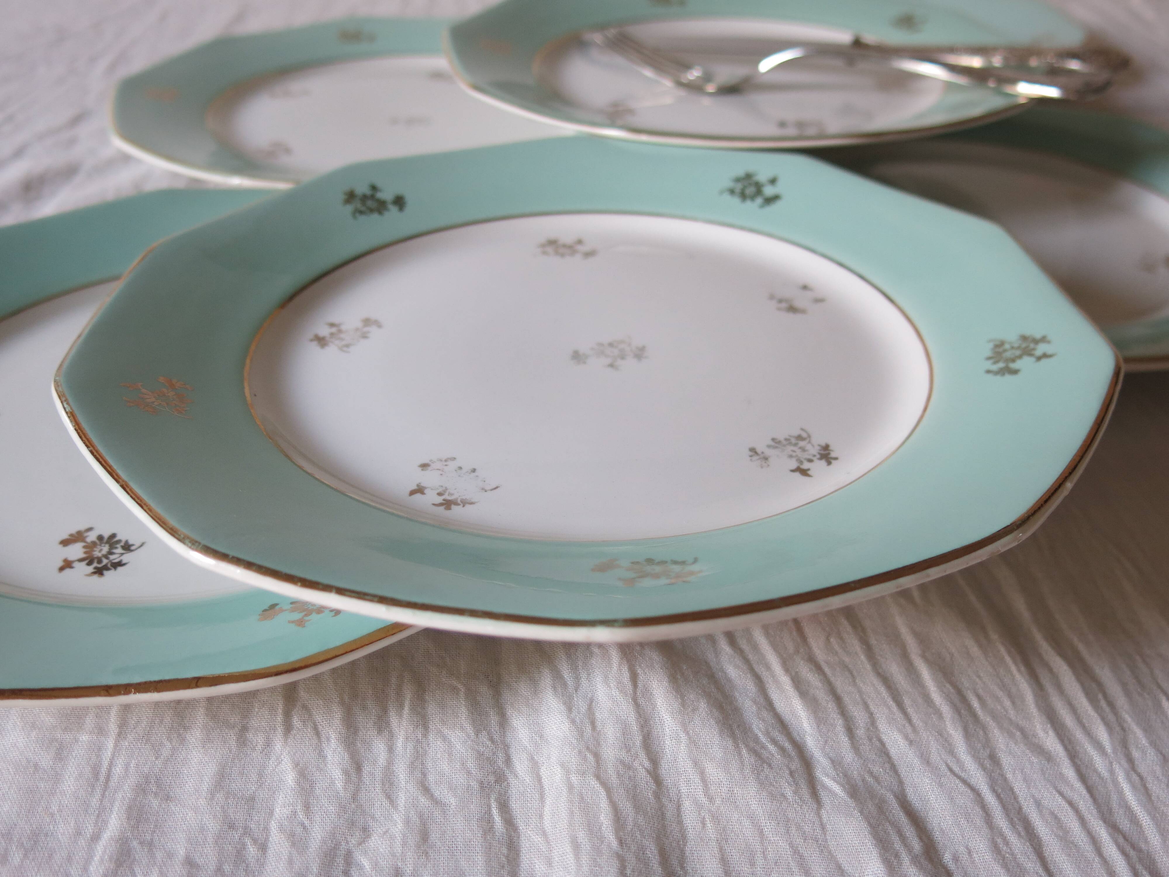 6 flat plates from Moulin des loups in good condition