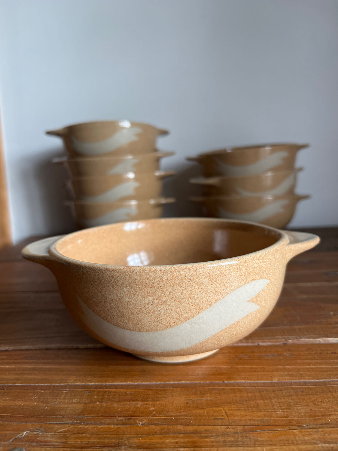 8 stoneware bowls