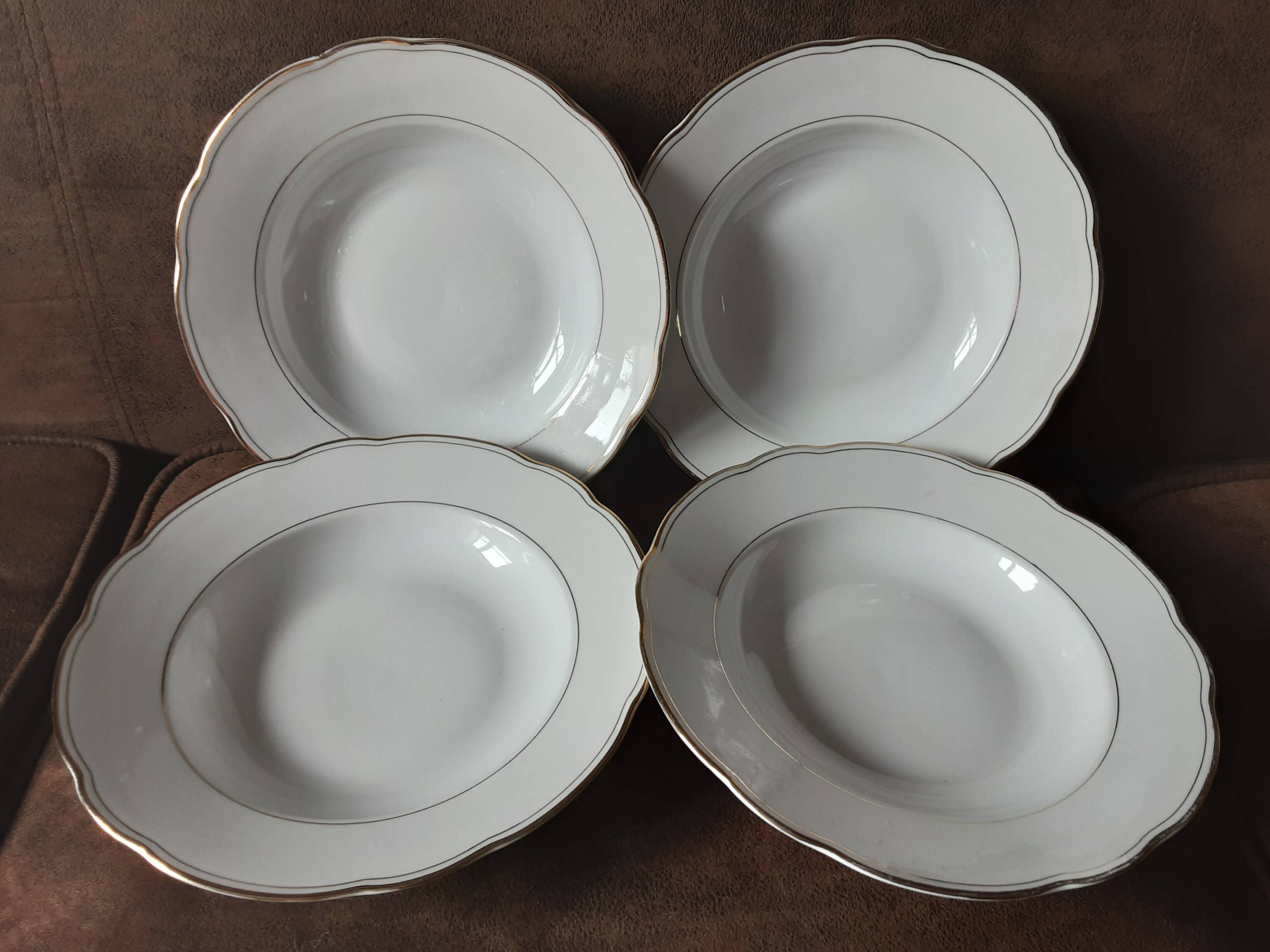 Set of 4 Czechoslovakian soup plates