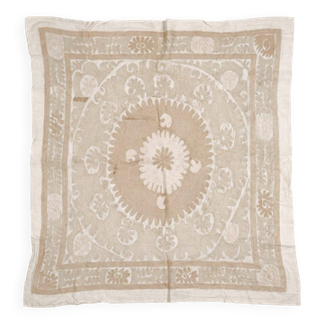 Nappe brodée à la main vintage 131x133 cm