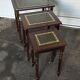 Set de trois tables gigogne dessus cuir