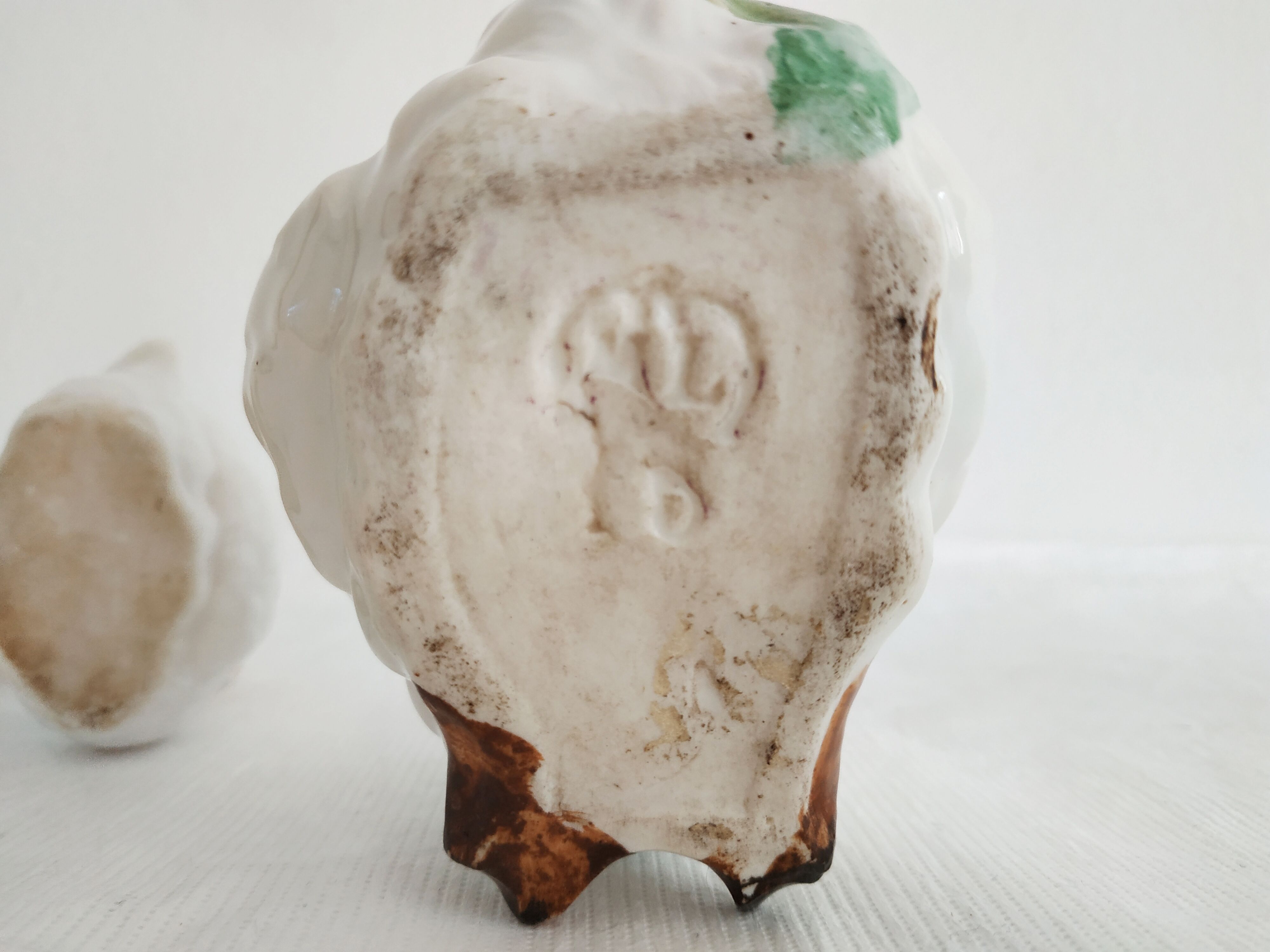 Mustard and salty swans, circa 1900