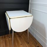 Vintage daisy table