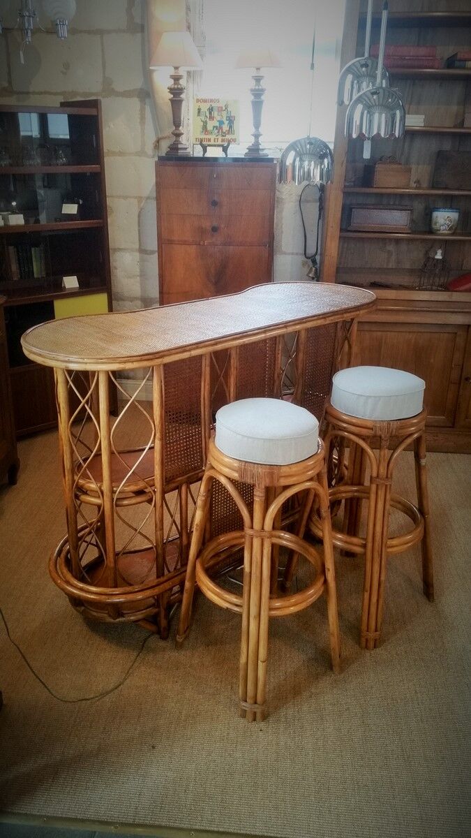 Rattan bar