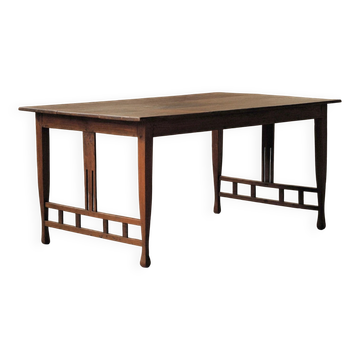 Arts & Crafts table in solid oak, around 1900