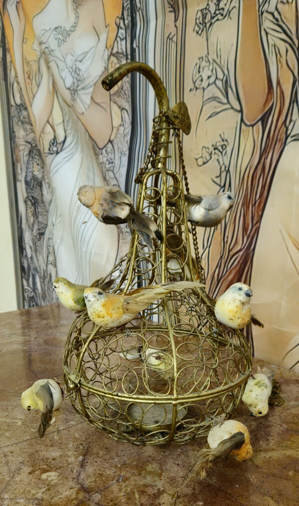 Suspension cage aux oiseaux en métal doré – travail décoratif XXe siècle
