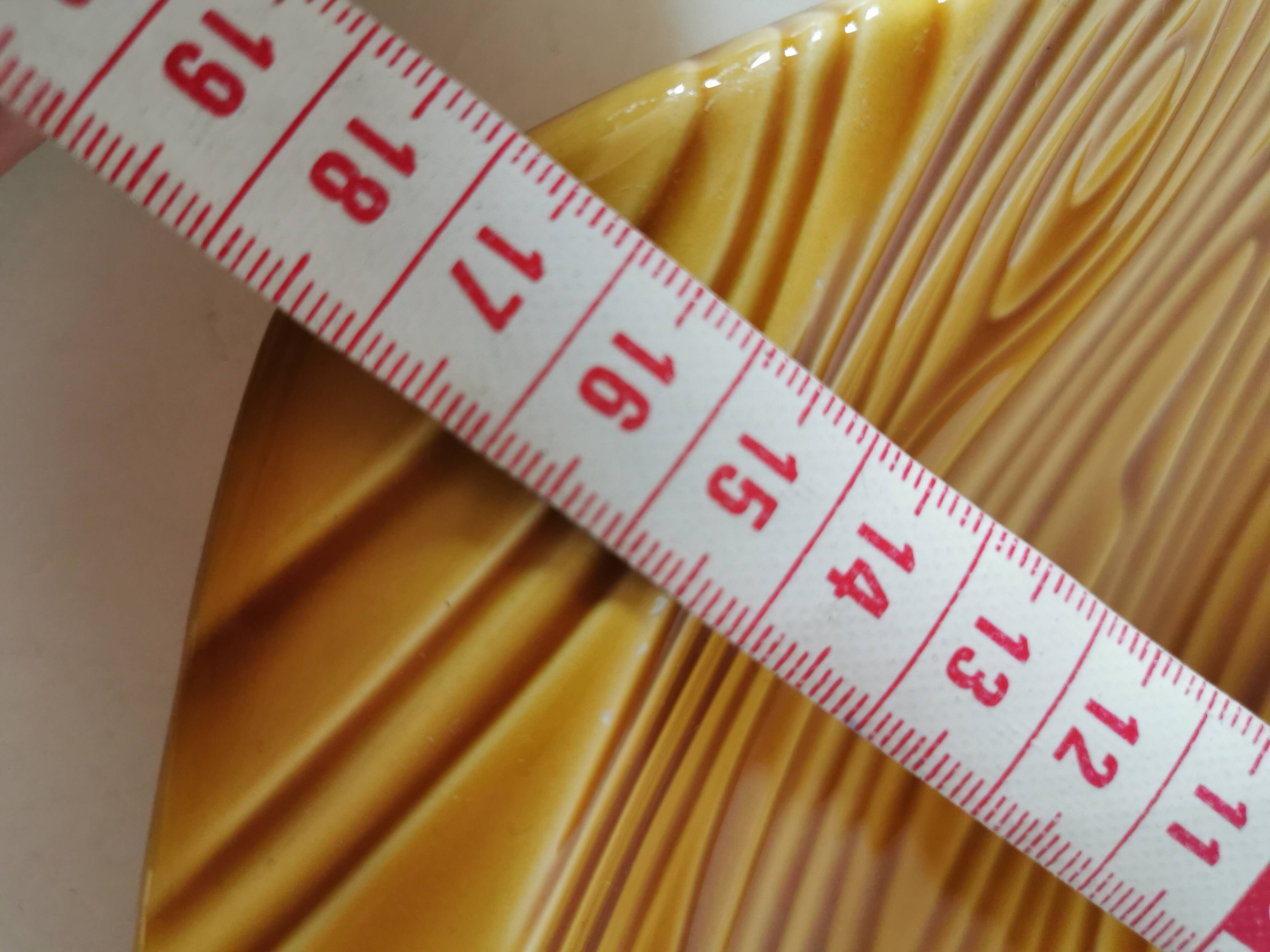 Vallauris yellow wood effect slip pocket emptier