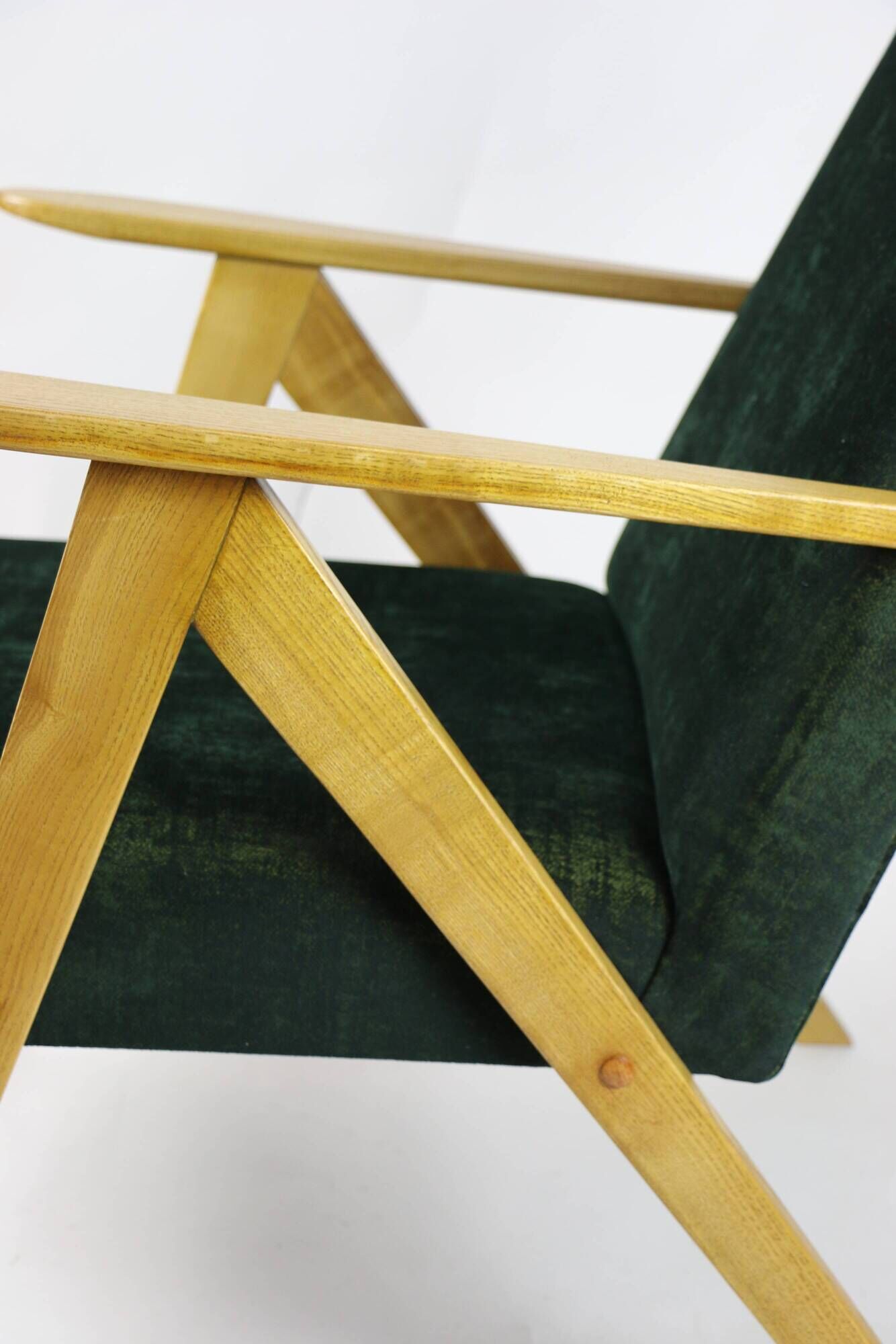 Fauteuil vintage velours verts Var B310 années 1970