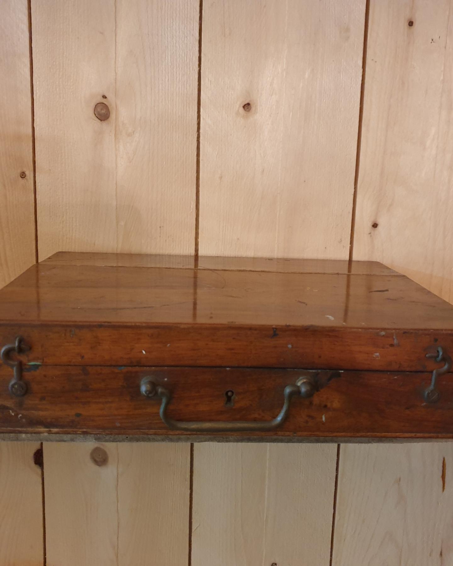 Ancienne boîte à peinture d'artiste