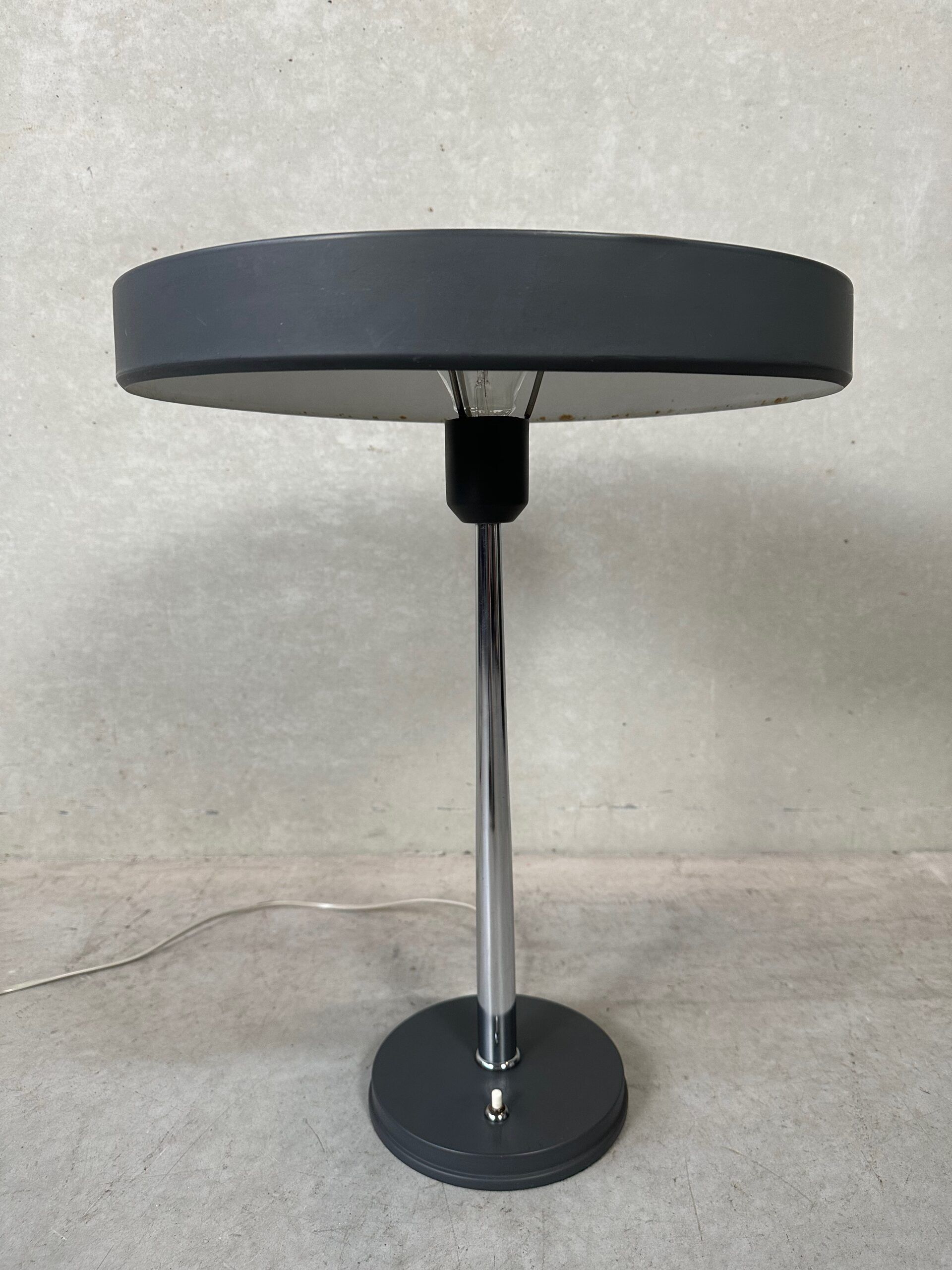 Vintage Philips Louis Kalff Timor lamp