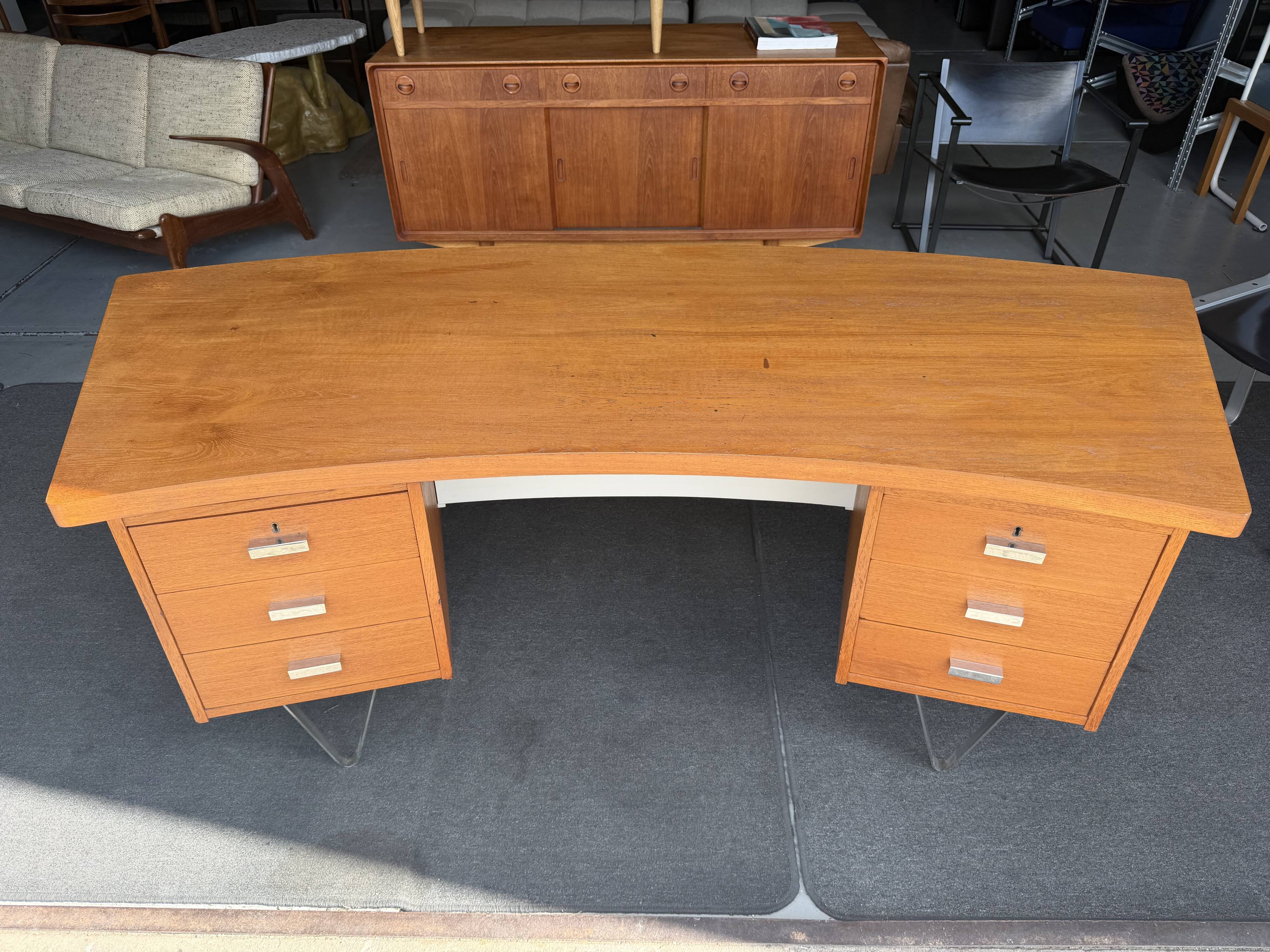 Cees Braakman Boomerang Desk with Triangle Legs for Pastoe, Dutch Design, 1950s