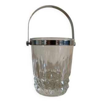 Ice bucket