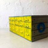 Ensemble de tiroirs métalliques industriels vintage