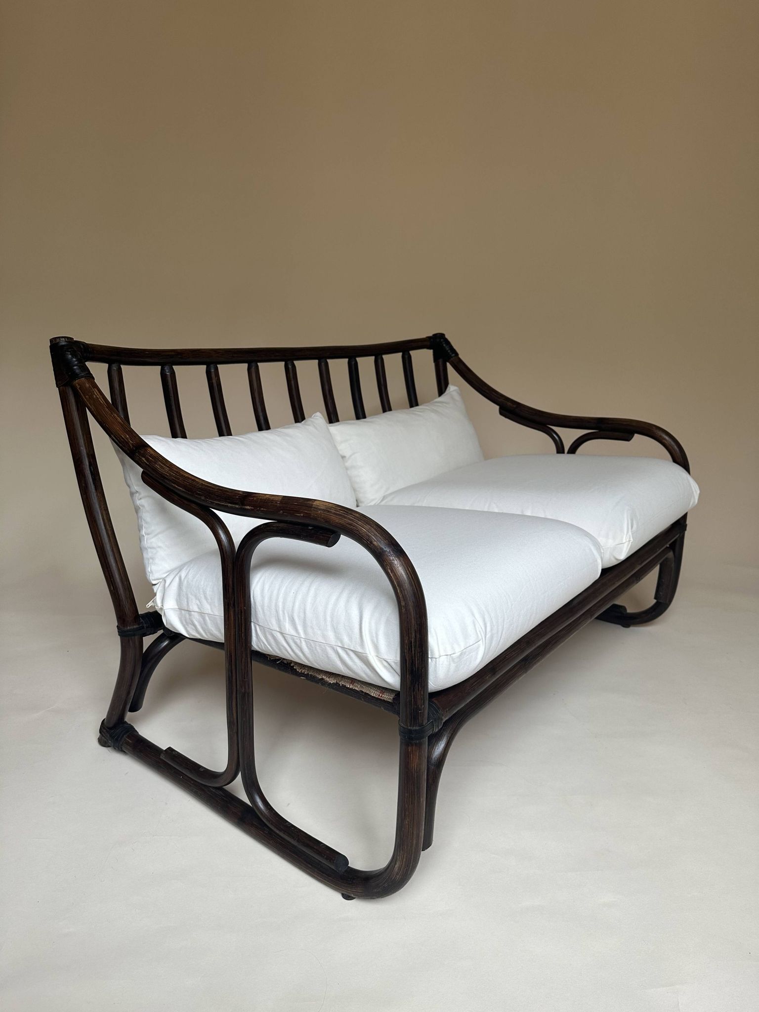 Two-seater rattan bench
