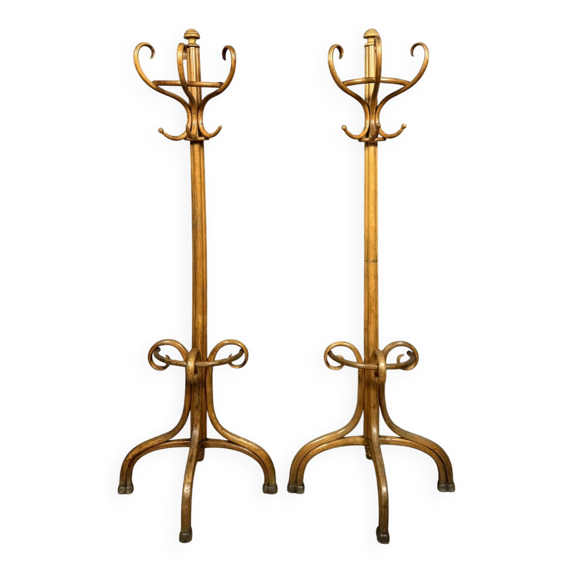 Thonet: pair of parrot coat racks in the shape of a "half-moon"
