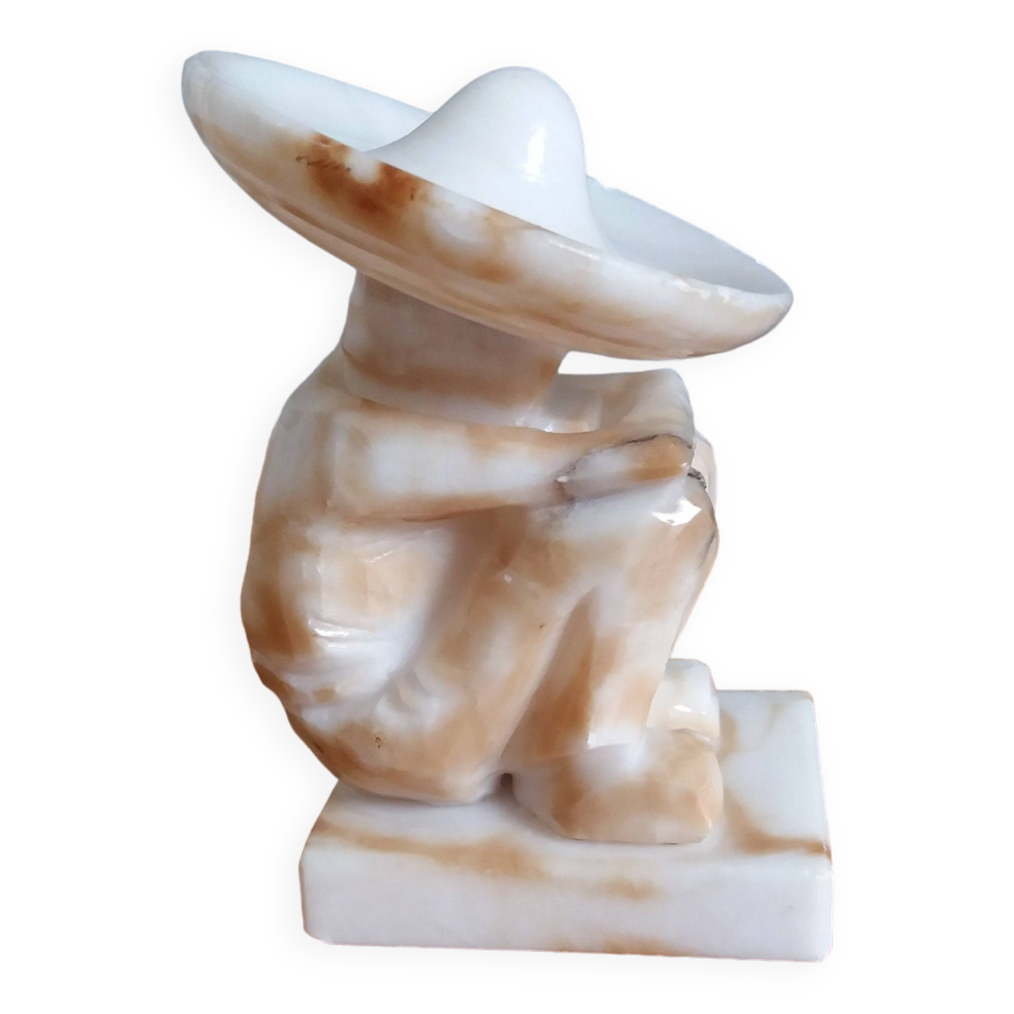 Statuette serre livre en albâtre