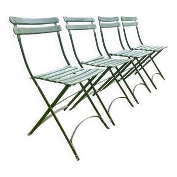Chaises pliantes de jardin anciennes à lattes de bois