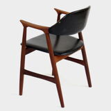 Set of two cowhorn desk arm chairs in black leatherette with teak frame, 1960s