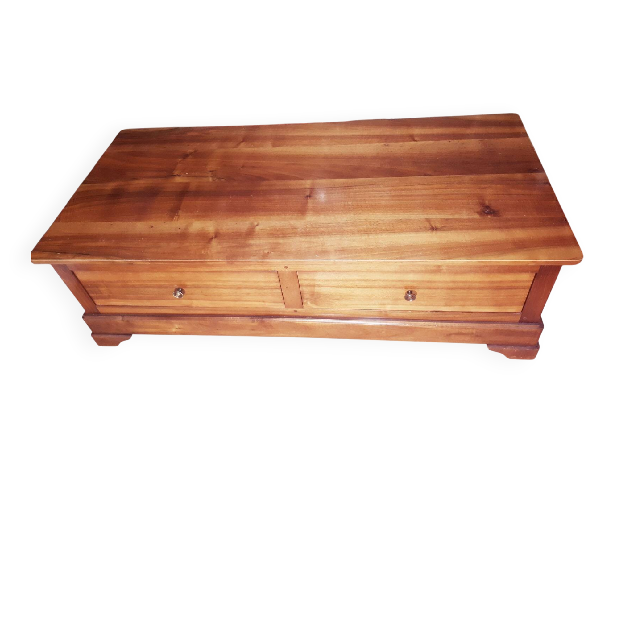 Coffee table in walnut