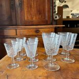 6 Verres à vins et 5 verres à eaux forme tulipes motif arabesque
