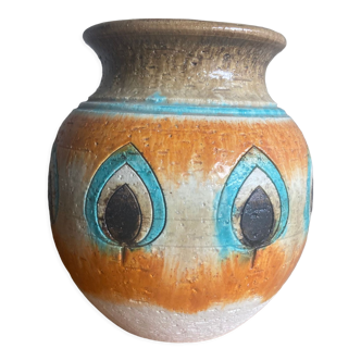 Ceramic vase