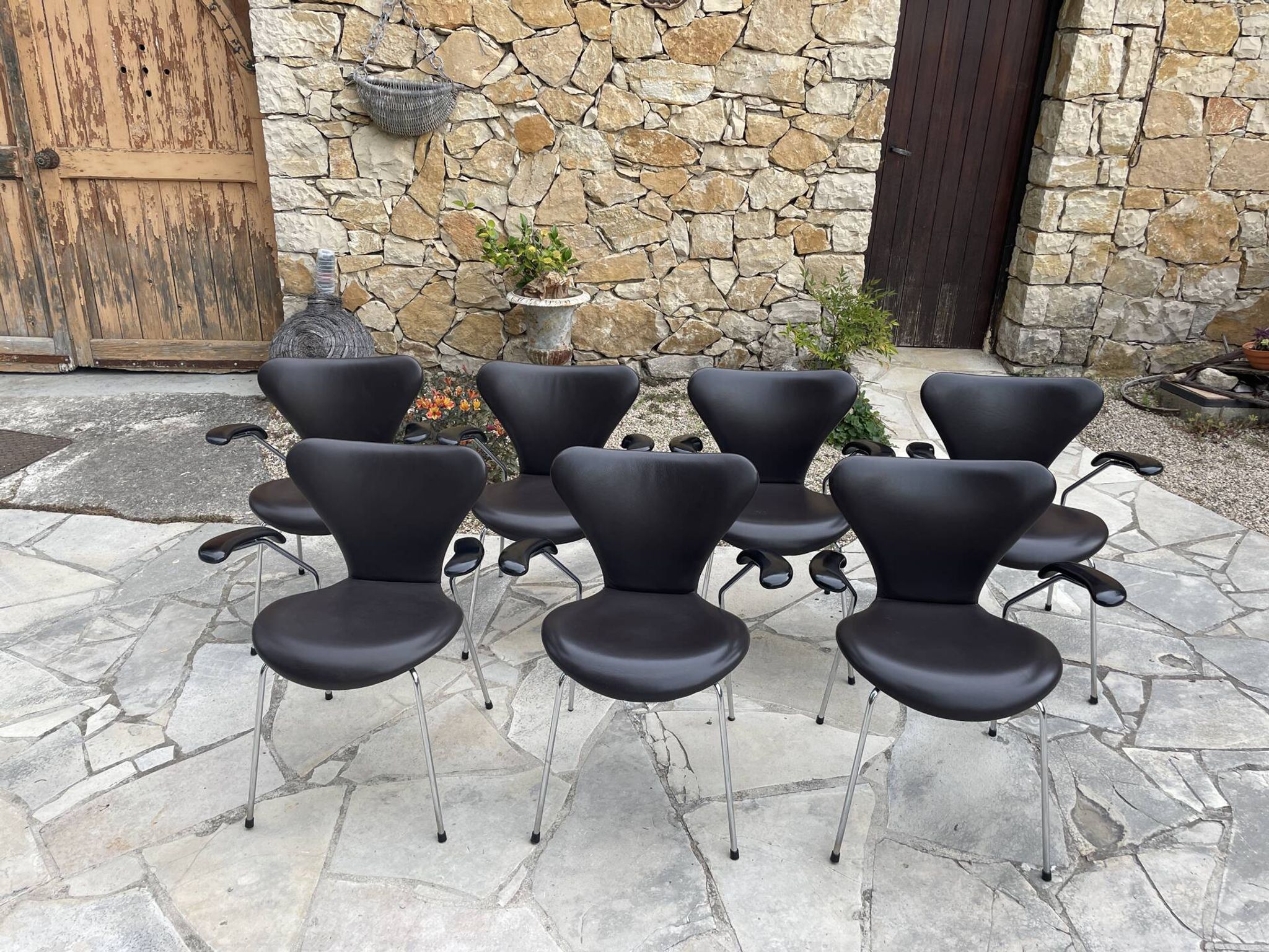 Chaises 3207 -Arne Jacobsen pour Fritz Hansen-Danemark
