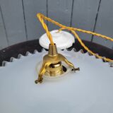 Serrated opaline suspension