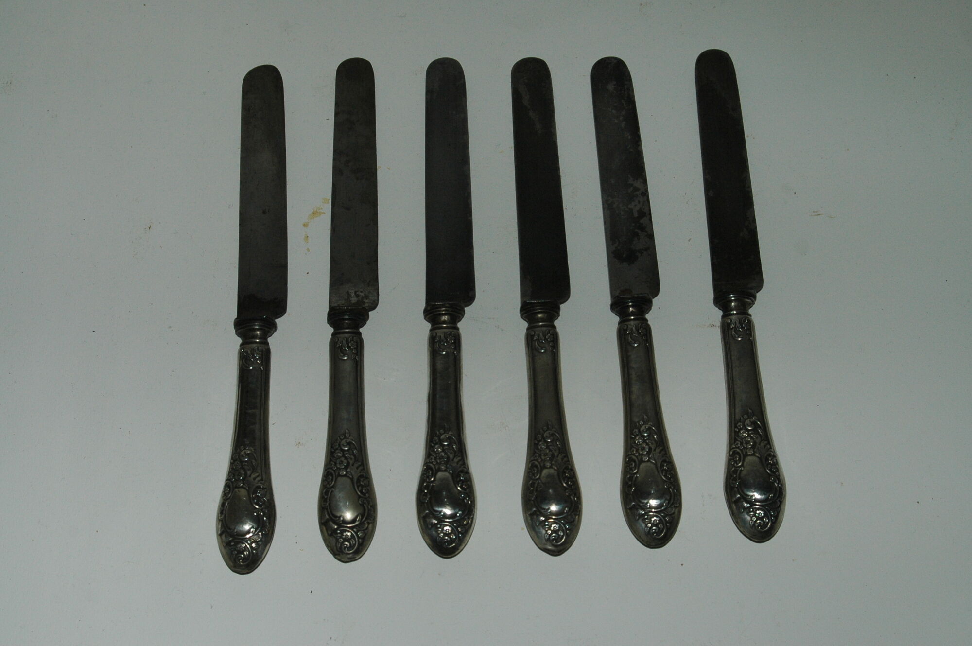 6 steel blade knives sleeves solid silver embossed punch minerve