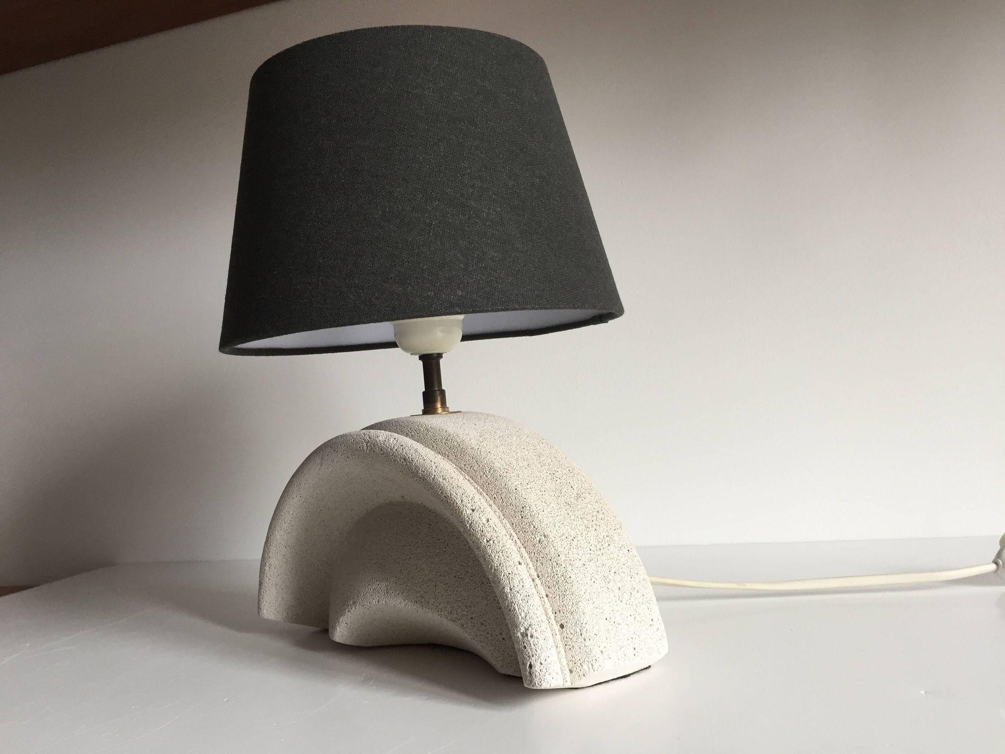 Lampe béton cellulaire façon Albert Tormos