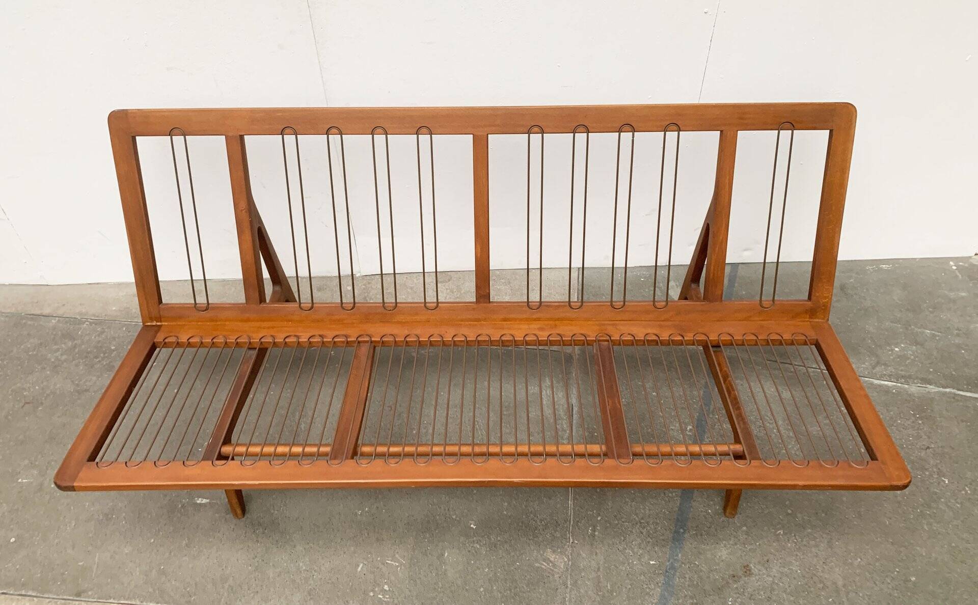 Mid-century minimalist teak canapé by Orla Mølgaard Nielsen for France & Søn / France & Daverkosen.