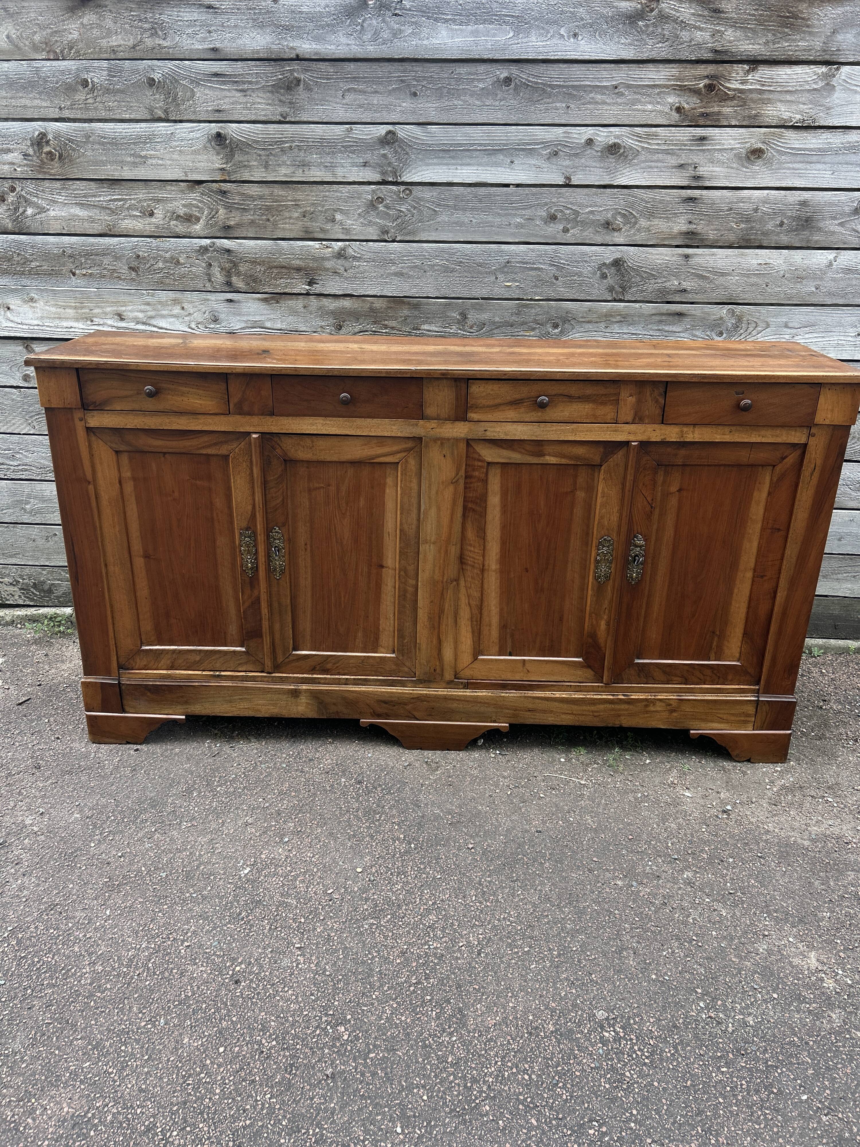 Buffet d'enfilade en noyer massif, Epoque Louis Philippe