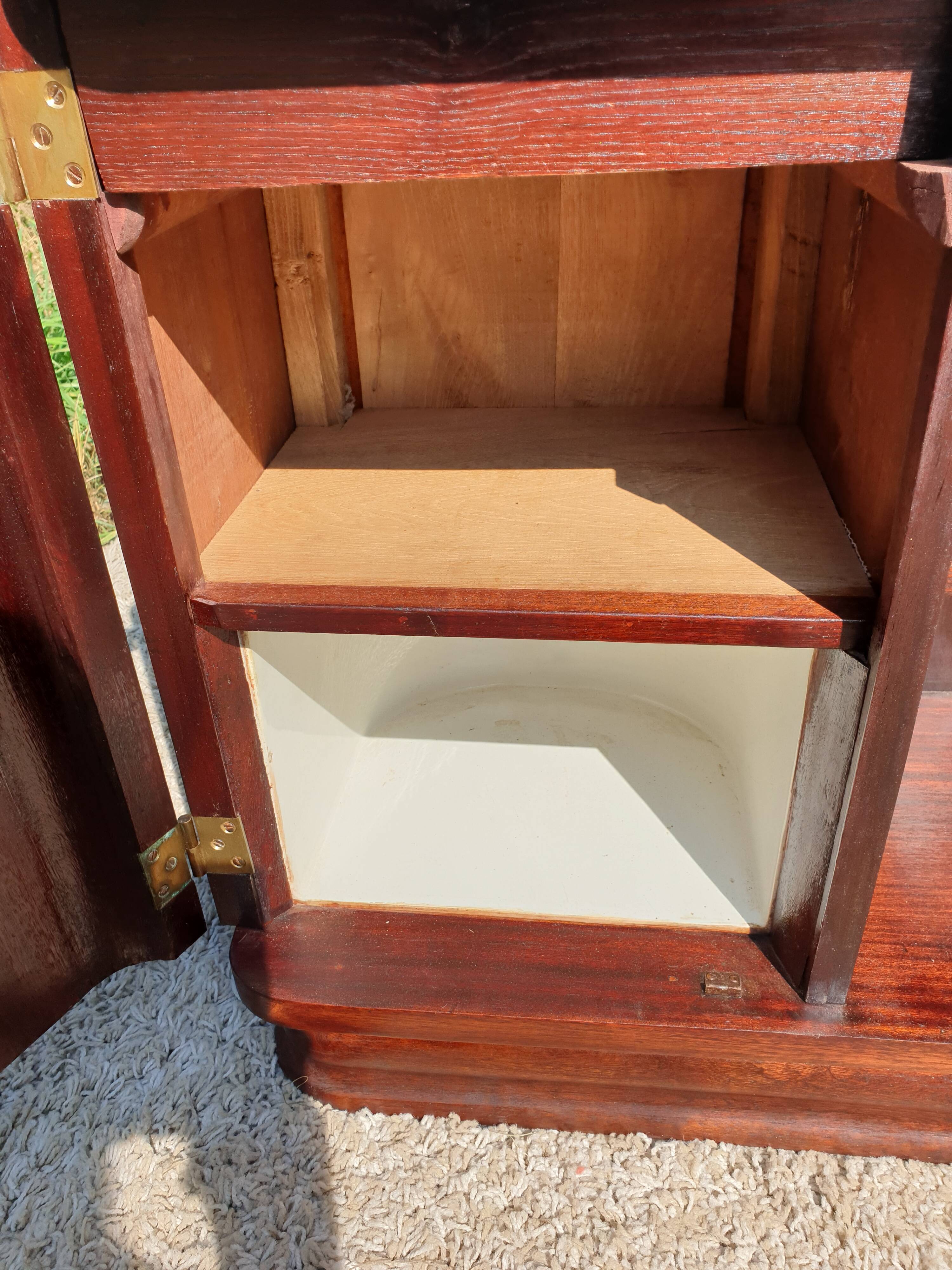Art deco side table