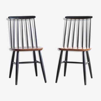 Paire de chaises scandinaves à barreaux éditées par Stol