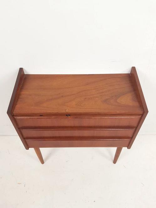 Dresser Danish bedside table