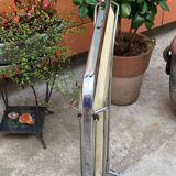 Folding travel service in vintage formica