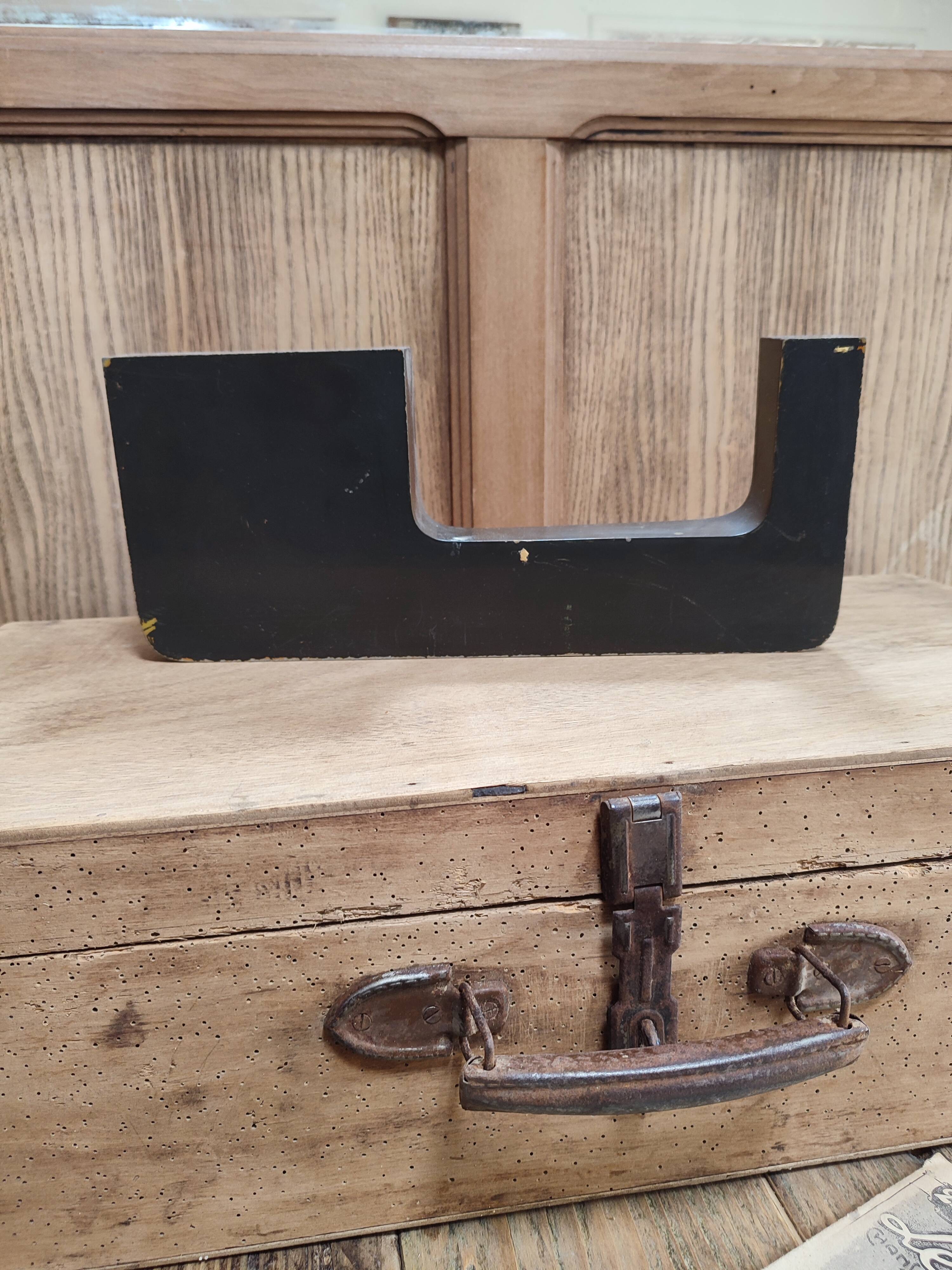 Vintage sign letter U