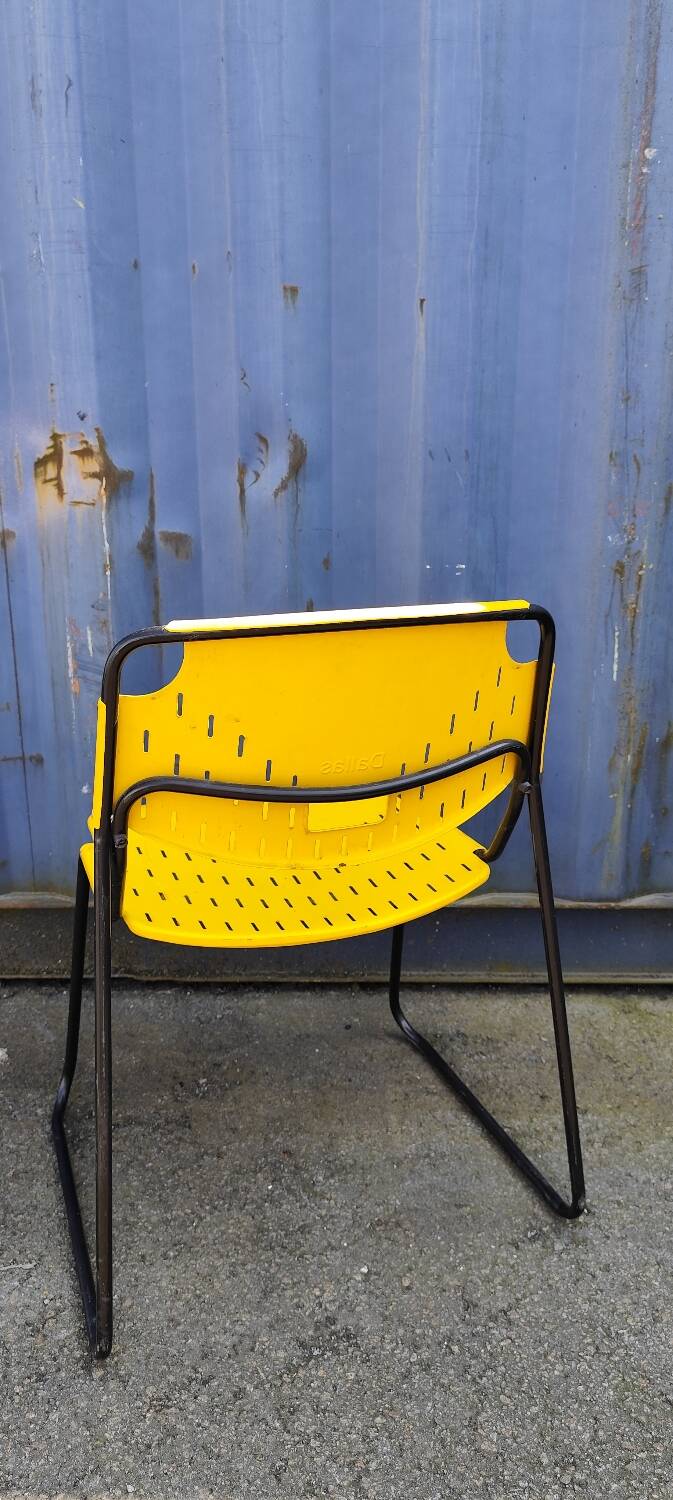 Dallas chair, design Paolo Favaretto for Kinetics