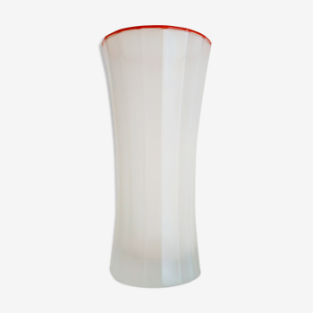 Frosted glass vase and red edge