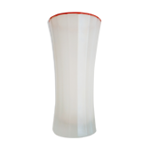 Vase en verre givré et bord rouge