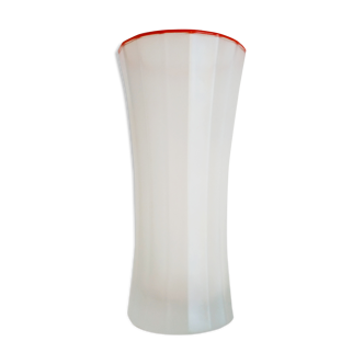 Frosted glass vase and red edge